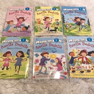 Set of 6 Amelia Bedilia Books